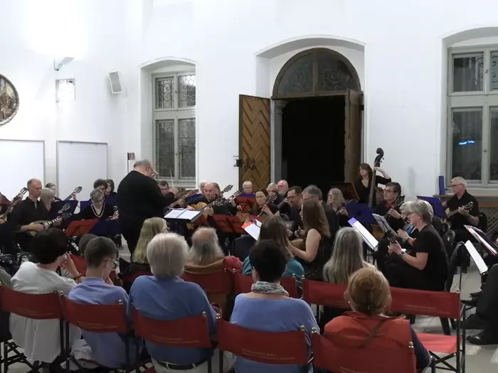 Konzert der Zupforchester aus Bozen und Erlangen wird zum Publikumserfolg