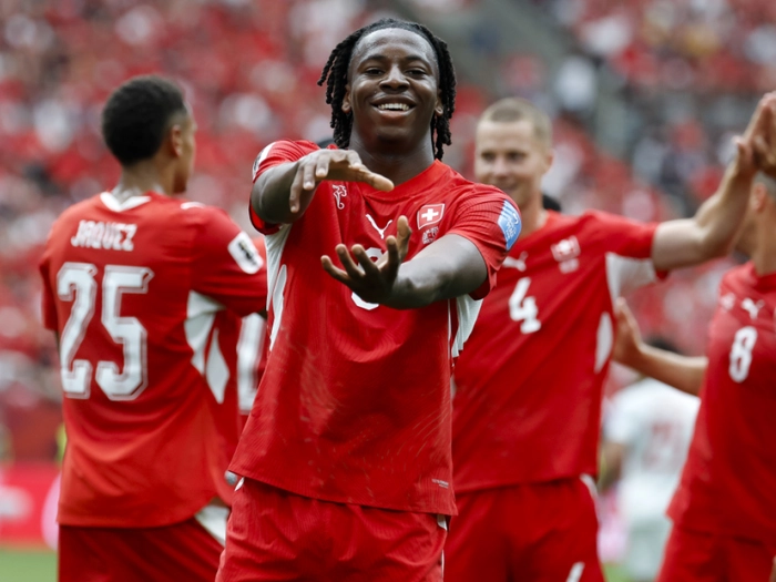 Schweiz holt sich mit 2:1 gegen Kanada den Gruppensieg