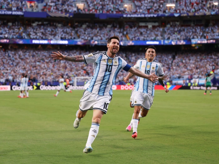 Argentinien besiegt bei Messis Rekordgala Algerien 3:0