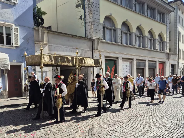 Gottesdienst, Prozession und Fest der Begegnung