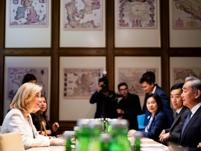 Meinl-Reisinger reist nach China