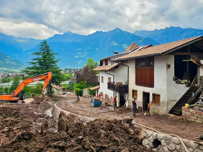 Meran: Aufräumarbeiten laufen auf Hochtouren