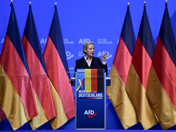 Trotz Protesten: AfD formuliert auf Parteitag Machtanspruch