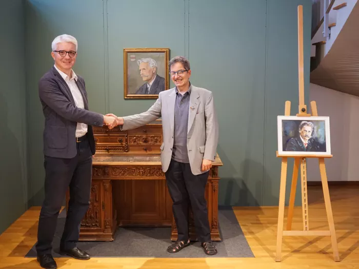 Perathoner-Porträt an Museumsverein Bozen übergeben