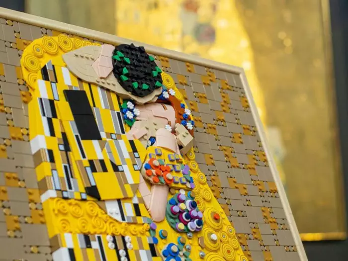 Lego und Belvedere legen Klimts "Kuss" als Bauprojekt auf