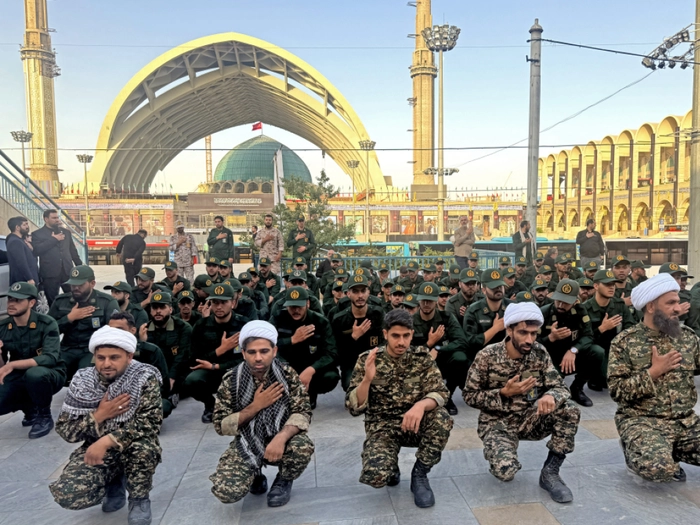 Iran warnt Feinde anlässlich Khamenei-Trauerfeier