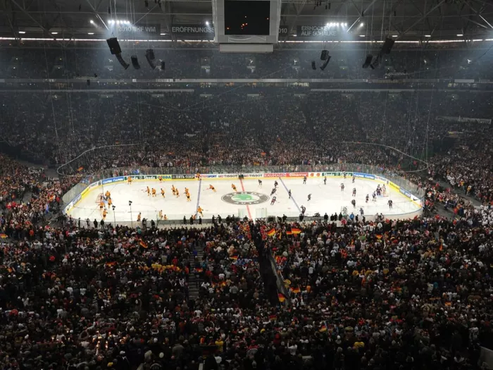 Eröffnungsspiel der Eishockey-WM im Schalker Fußball-Stadion