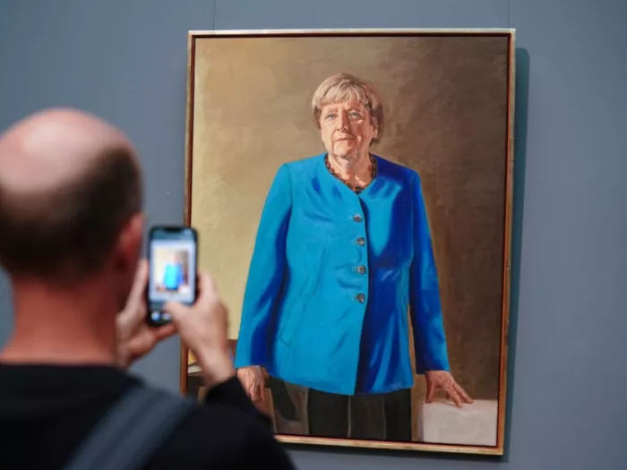 Merkel-Porträt als Publikumsmagnet im Berliner Bode-Museum