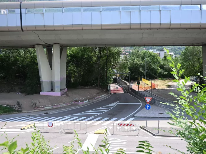 Erste Maßnahmen zur Verbesserung der Verkehrssicherheit und des Verkehrsflusses in der Trienter Straße