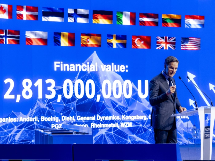 Fünf NATO-Mitgliedstaaten erreichen 2026 Fünf-Prozent-Ziel