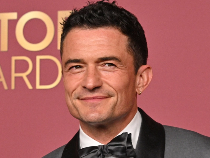 Orlando Bloom hat nichts gegen Hunde im Bett