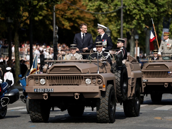 Frankreich feiert Nationalfeiertag mit größter Militärparade