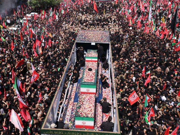 Stundenlanger Trauerzug für Khamenei durch Teheran