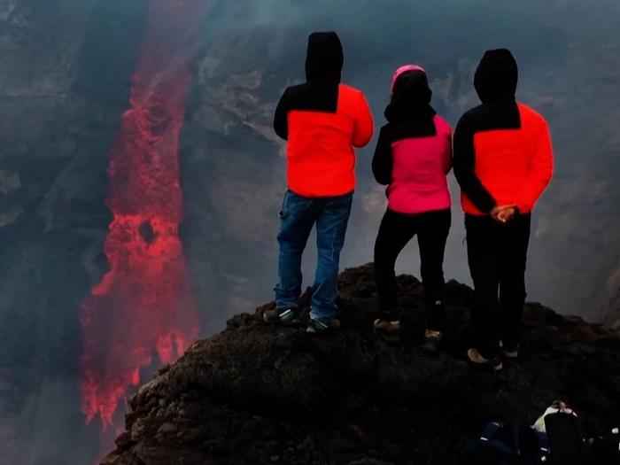 Ätna: Lava fließt zurück in den Krater