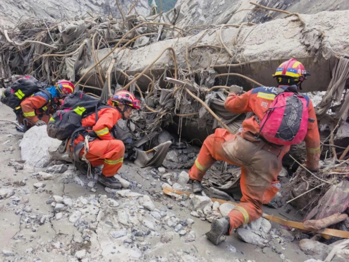 Zahl der Toten nach Sturzflut im Himalaya steigt auf 750