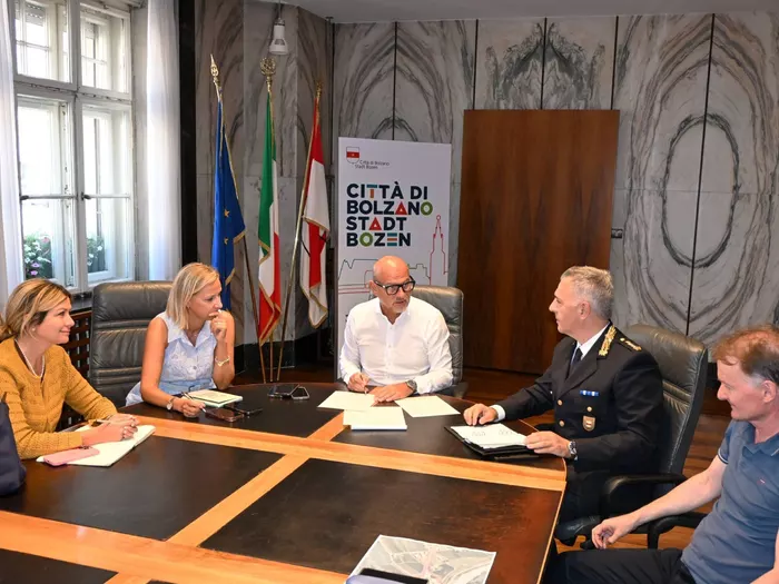 Problembereich “Verkehr”: Ständige Arbeitsgruppe in Bozen eingerichtet