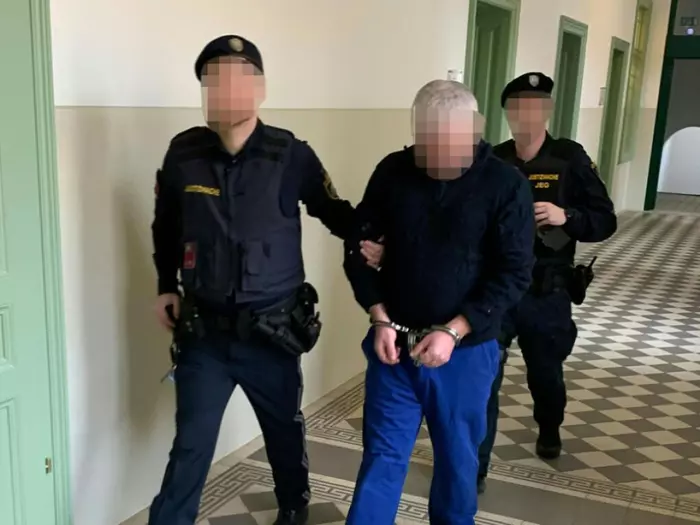 Prozess um Home Invasion und Schüsse auf Beamte vor Urteil
