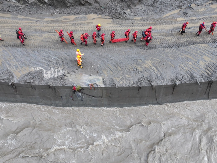 Infektionen durch Verwesende Leichen in Nepal befürchtet