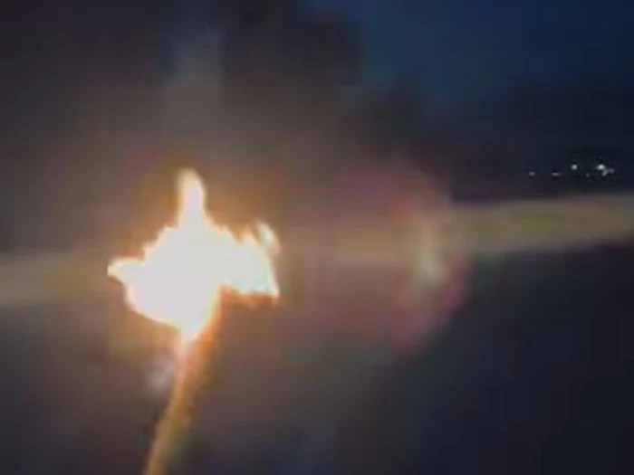 Spektakulärer Protest: Flammenlinie im Unterland