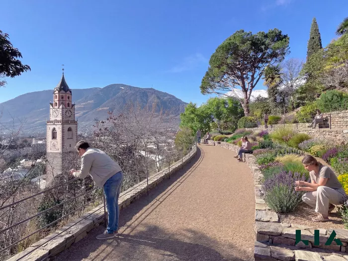 Meran plant Garten an einem der schönsten Aussichtspunkte