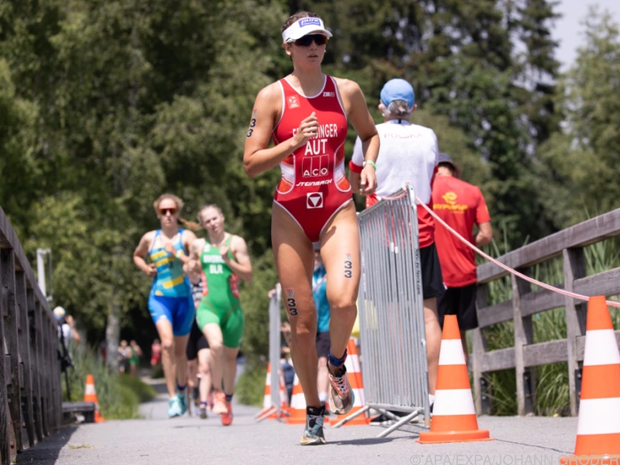 Triathletin Feuersinger zeigt mit Platz fünf auf