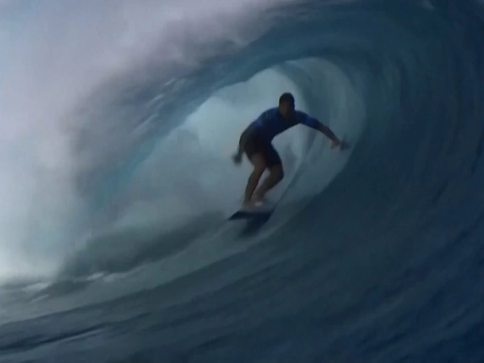 Hier toben sich die besten Surfer der Welt aus - Video