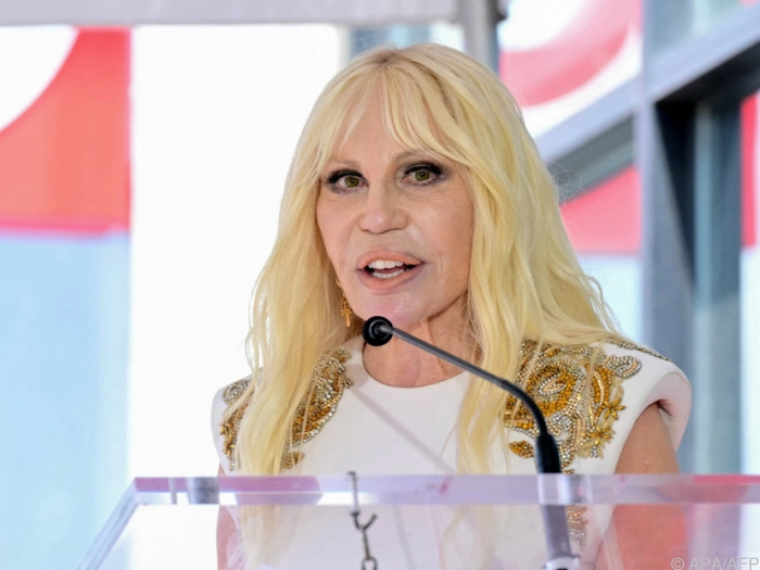 Modezarin Donatella Versace lanciert neue Marke mit Revolve