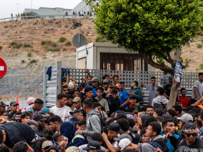 Spaniens Geheimdienst warnte vor Massenankunft in Ceuta