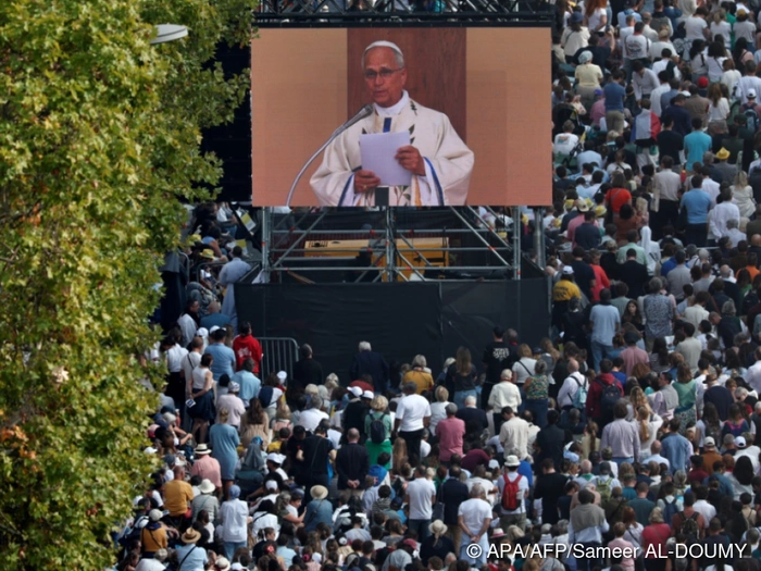 Rund 800.000 Gläubige bei Papstmesse in Paris