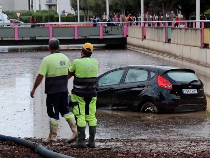 Schwere Unwetter in Valencia und Katalonien - Video