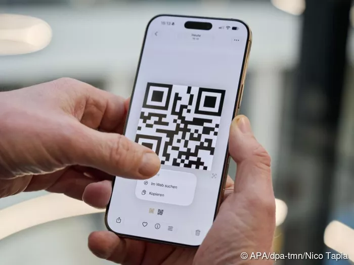 Wie Sie QR-Codes auf Ihrem Smartphone scannen - ohne Kamera