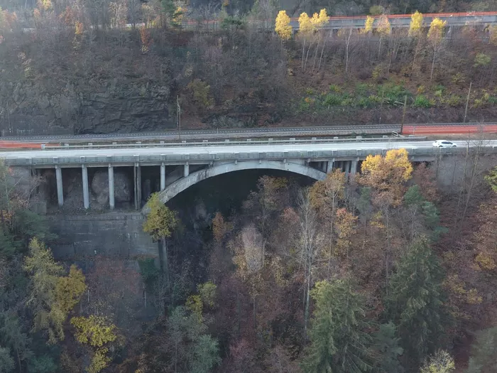Vahrn: Brücke an der SS12 wird neu gebaut