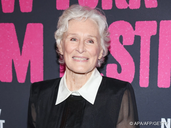 Glenn Close am Stock - "Keine Sorge, fühle mich großartig"