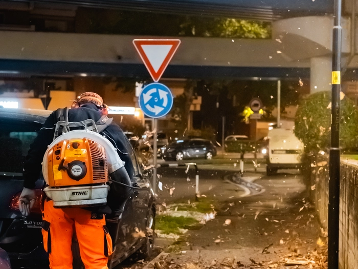 Herbstliche Sonderreinigung der Straßen in Bozen