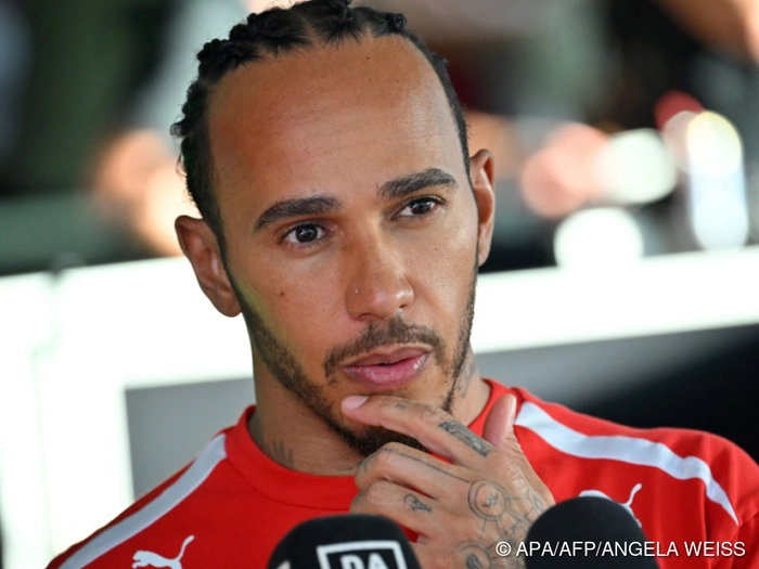 Lewis Hamilton schenkt Kindern seiner Freundin einen Hund