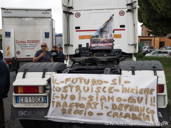 Lkw-Proteste in Süditalien weiten sich aus