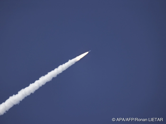 Rakete aus Nordkorea trifft 1.000 km entferntes Ziel