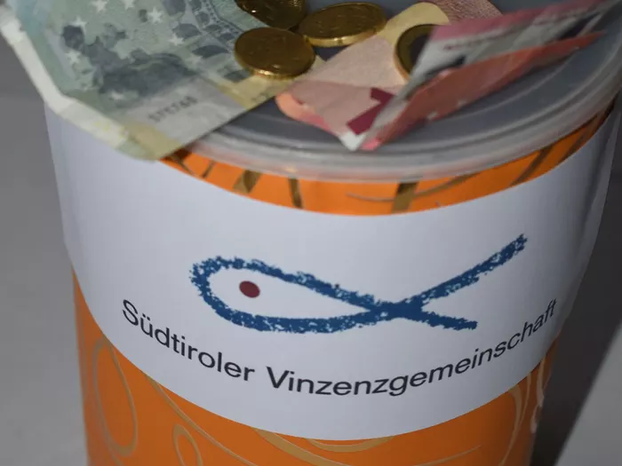 Gedenken an die Toten und Hilfe für die Lebenden