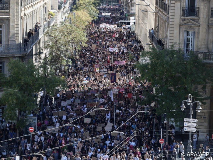 Neue Blockaden und Demos bei Schülerprotesten in Frankreich