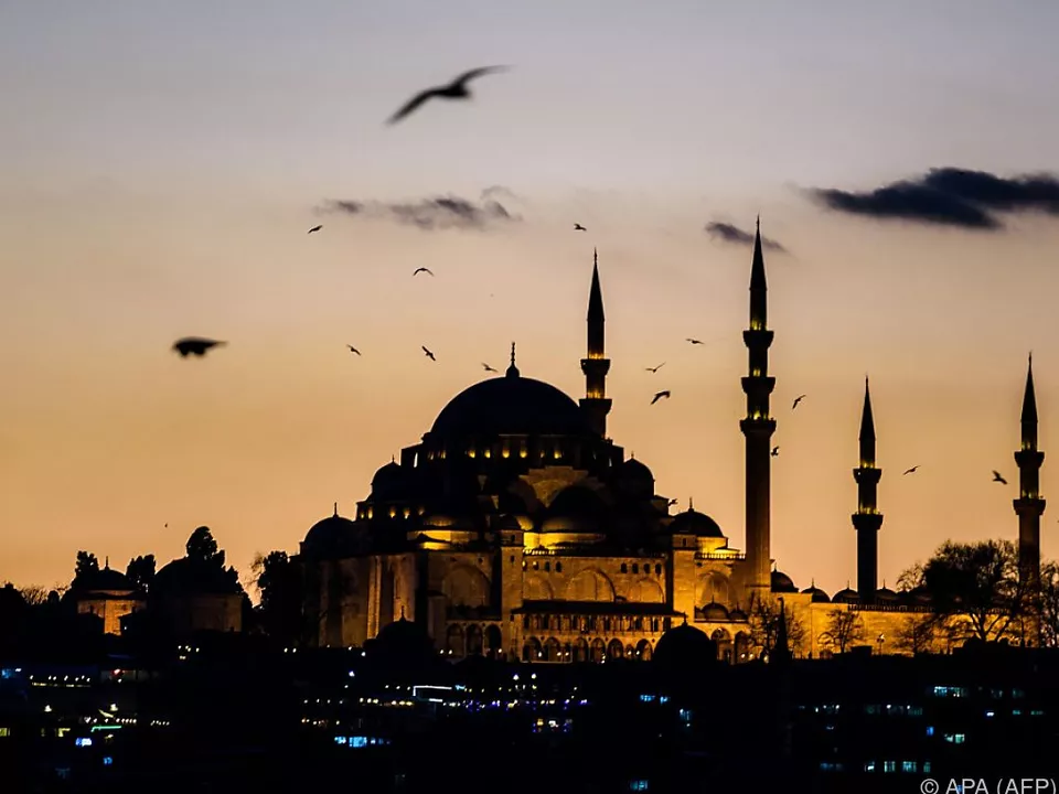 In Istanbul kann man zum Heiraten in den Untergrund