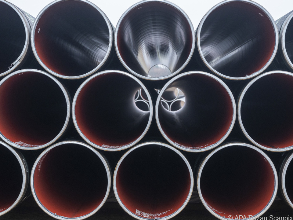 rohre rohr arbeiten baustelle  RAG holt über Pipeline aus Ukraine Wasserstoff