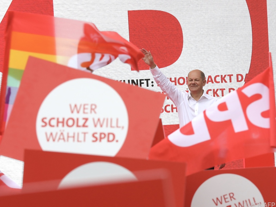 Kanzlerkandidat Scholz bei Schlusskundgebung in Köln