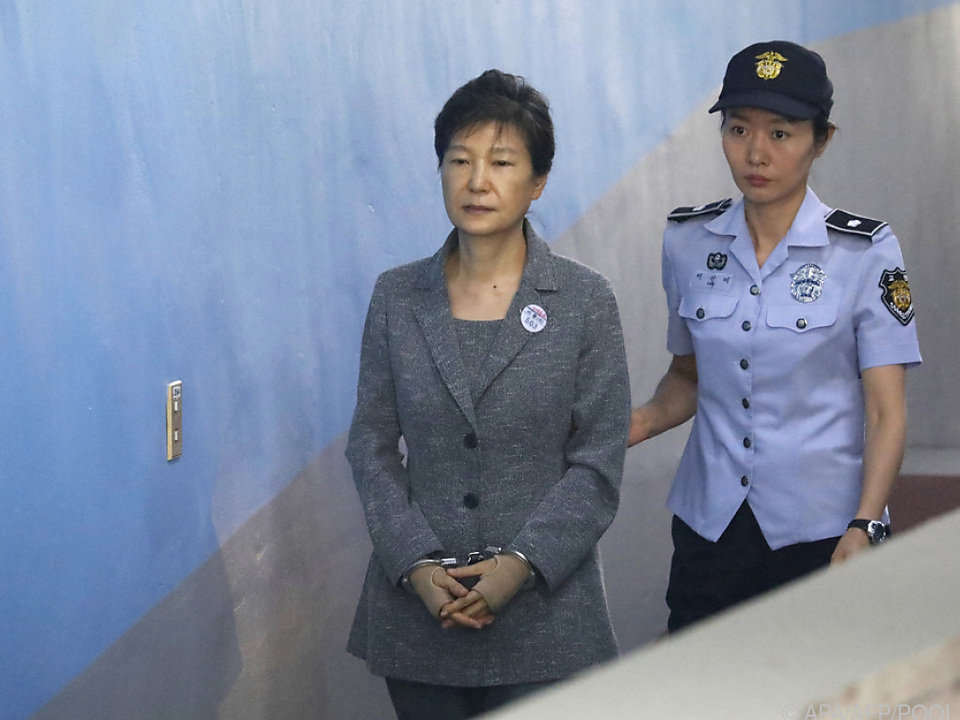 Die frühere südkoreanische Präsidentin darf früher aus der Haft