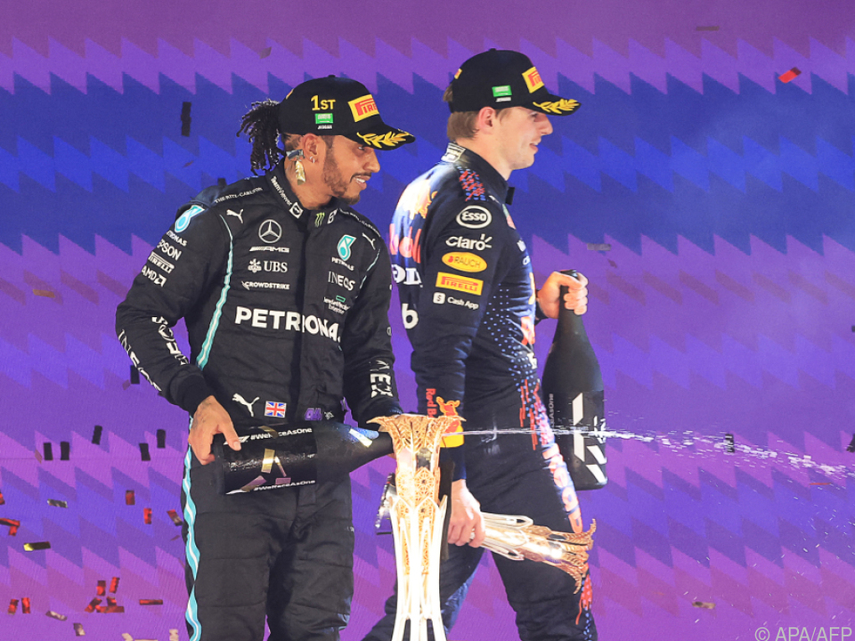 Hamilton links, Verstappen rechts: Es kann nur einen Champion geben