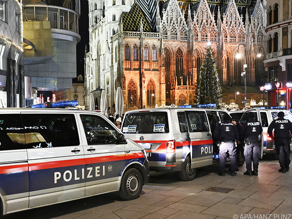 Polizeiaufgebot auf dem Stephansplatz