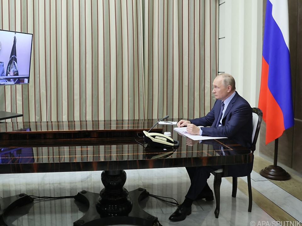 Putin und Biden während des Videogipfels