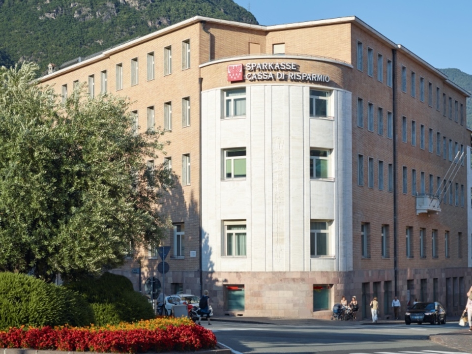 GebÃ¤ude der Sparkasse Generaldirektion Bozen; Sparim AG Sparkasse_Cassa di Risparmio di Bolzano