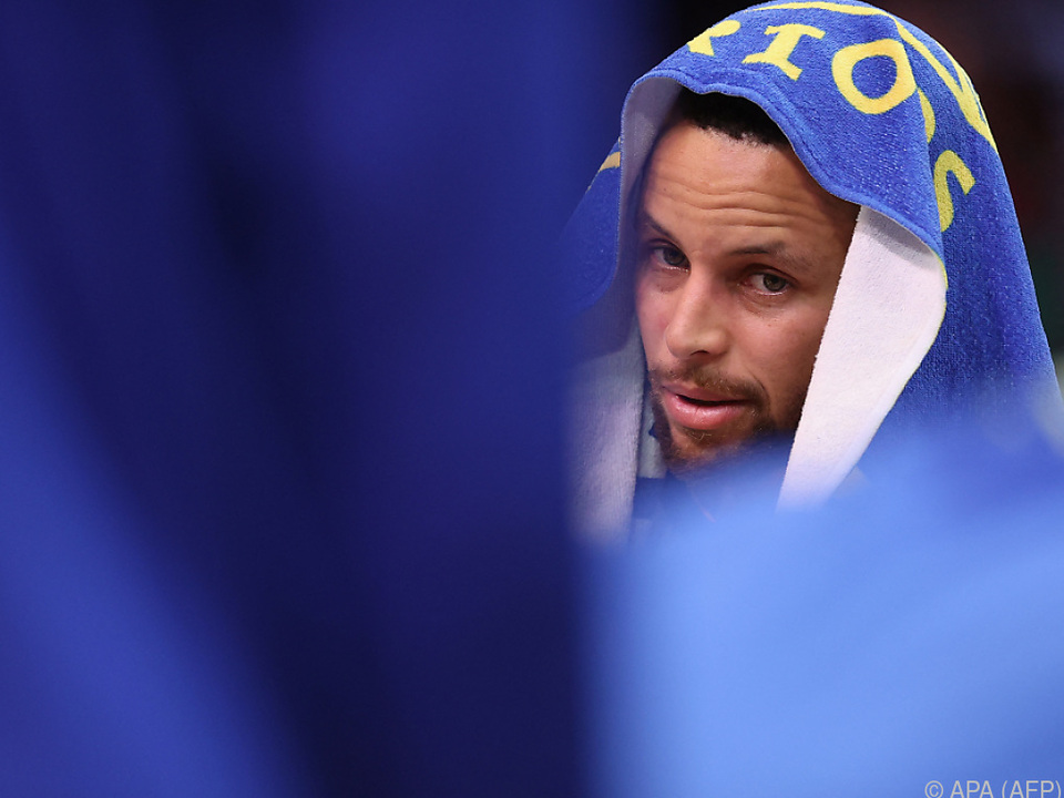 Stephen Curry fehlen noch zwei Dreier zum NBA-Rekord