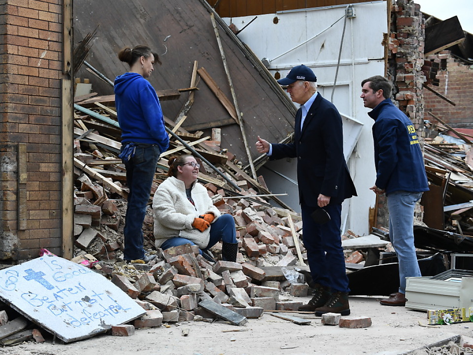 US-Präsident Biden traf Tornado-Betroffene in Kentucky