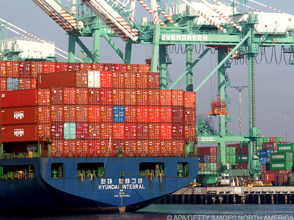Containerschiffe werden immer größer, immer höher